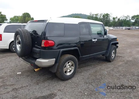 2010 Toyota Fj Cruiser z USA, uszkodzony, nr VIN JTEBU4BF6AK086437